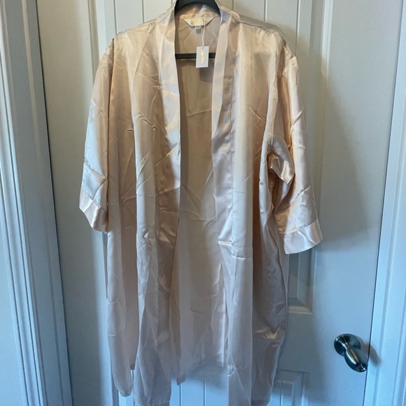 Miss to Mrs Blush/Light Pink Satin Robe with Waist Tie - Picture 3 of 7